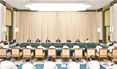 【人民日报】习近平主持召开新时代推动东北全面振兴座谈会强调 牢牢把握东北的重要使命 奋力谱写东北全面振兴新篇章 蔡奇丁薛祥出席