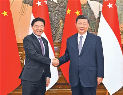 【人民日报】习近平会见新加坡总理黄循财
