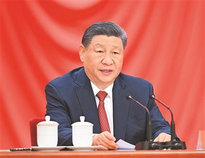 【人民日报】庆祝中华全国总工会成立100周年暨全国劳动模范和先进工作者表彰大会隆重举行  习近平发表重要讲话，代表党中央向全国各族工人、农民、知识分子和其他劳动群众，向各级工会组织和全体工会工作者致以诚挚问候！向受到表彰的全国劳动模范和先进工作者表示热烈祝贺！  李强主持  赵乐际王沪宁丁薛祥李希出席  蔡奇宣读表彰决定