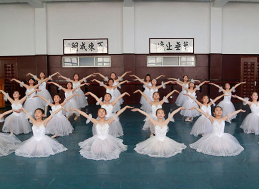 青岛青歌艺术培训学校