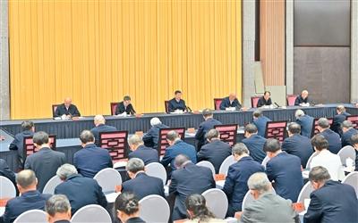 【人民日报】习近平在加强基础研究座谈会上强调  以更大力度更实举措加强基础研究 进一步打牢科技强国建设根基  蔡奇出席 丁薛祥主持